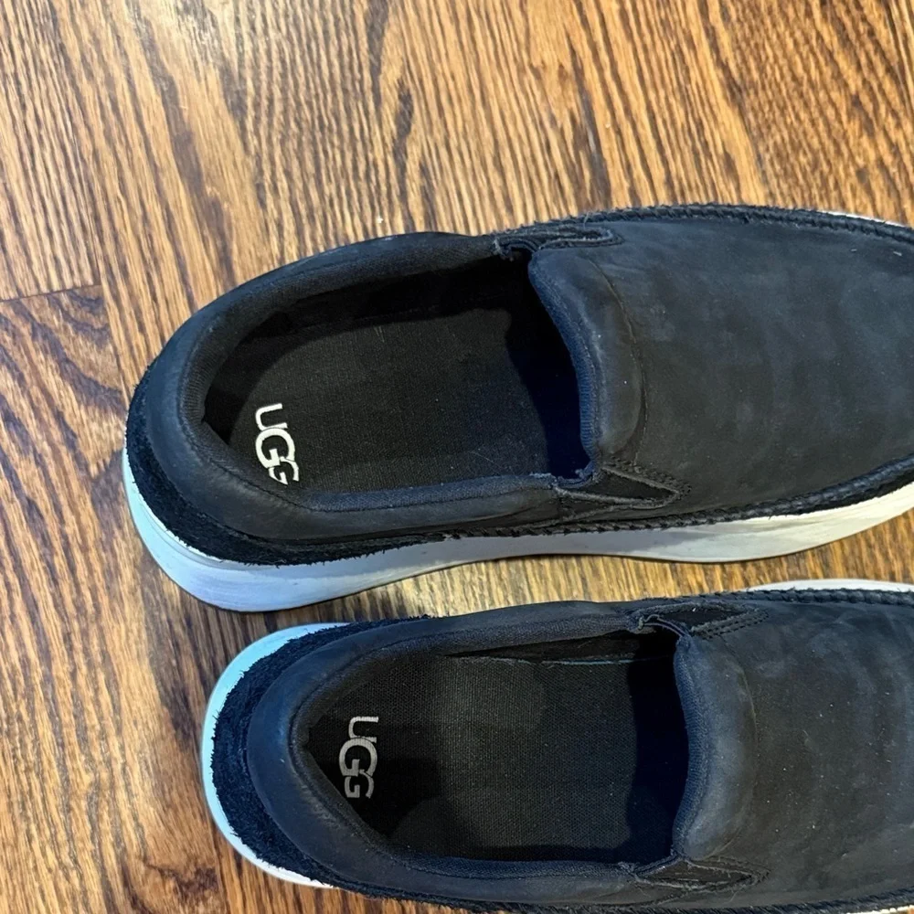 UGG Women's 9 Black and White Platform Sneaker Shoes